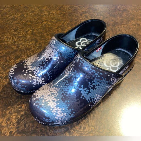 Sanita The Original Danish Clogs in Geometric Print - size 39 - Picture 2 of 13
